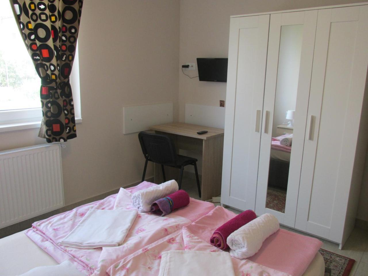 Apartament Daniela Apartment Floreşti Екстериор снимка